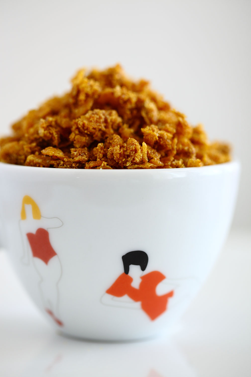 This Clever Bowl Keeps Your Cereal Crunchy by Separating it from