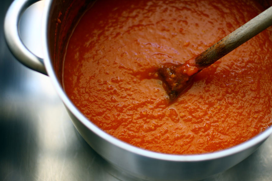 homemade tomato sauce