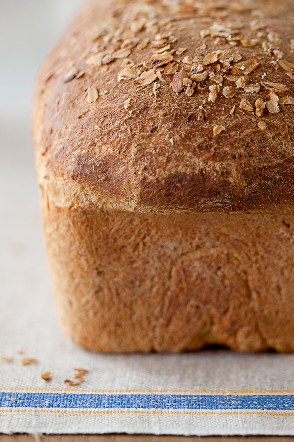 Oatmeal Sandwich Bread Recipe