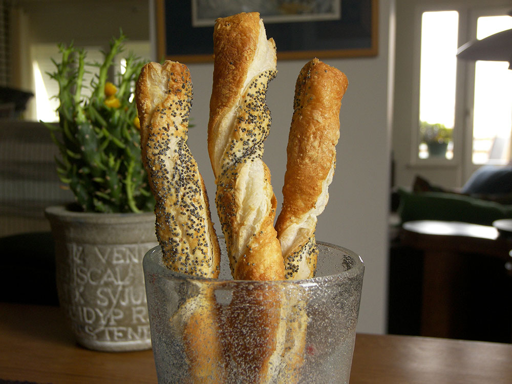 Poppy seed Parmesan Straws