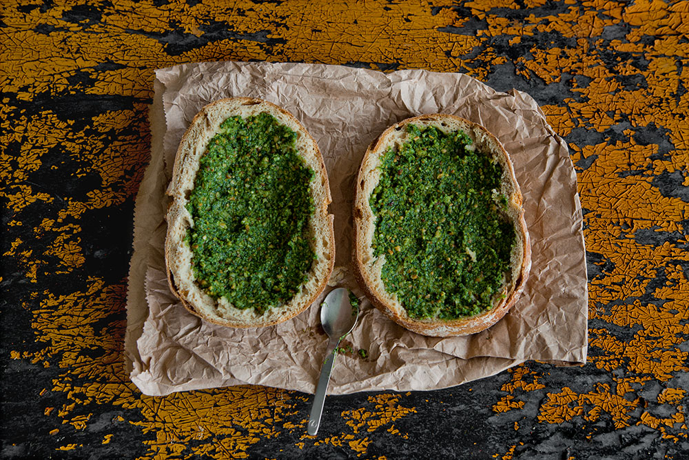 Domates Confit, Pesto ve Sebzeli Sandviç - pesto