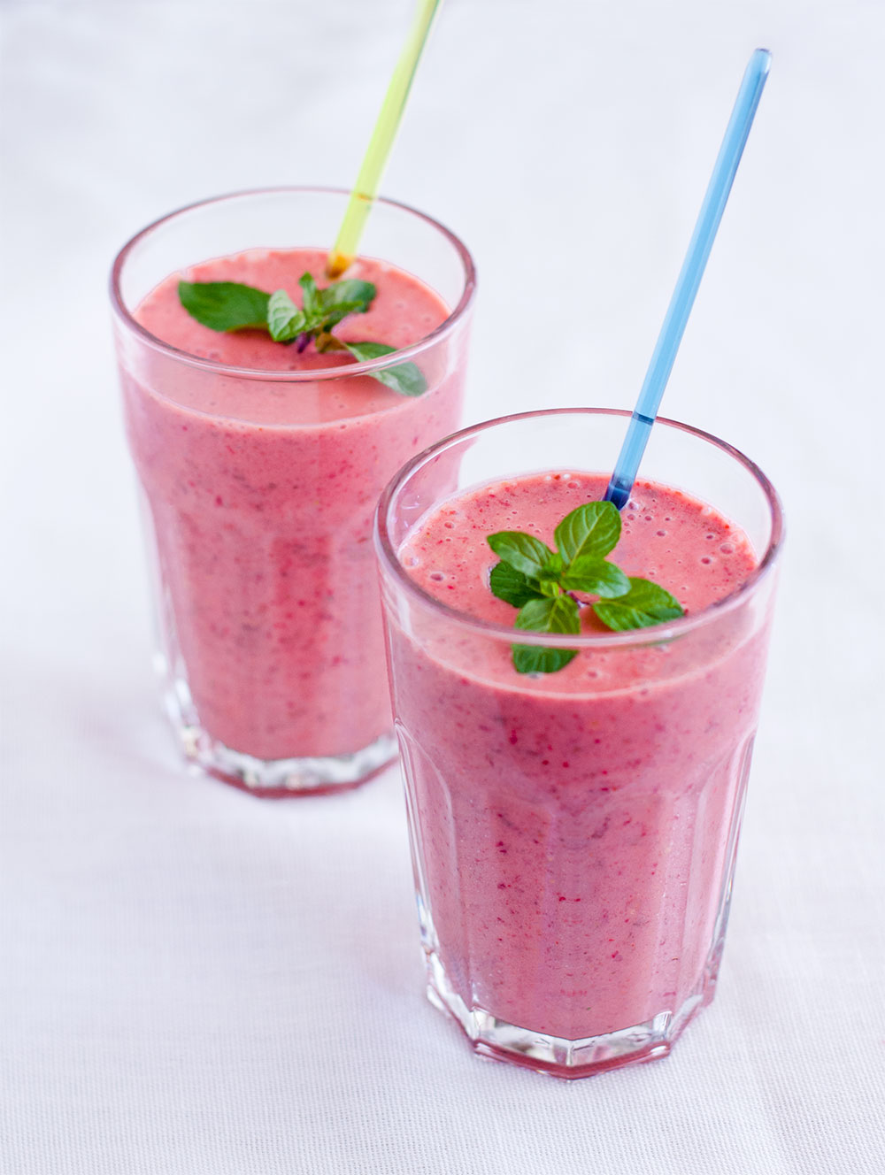 Vegan Strawberry Smoothie